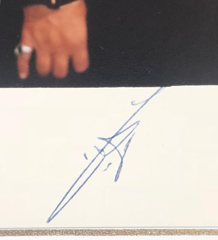 Saudi Arabia King Fahd Fahad Autogr Hand Signed Royal Photograph Official Sealed صورة الملك فهد موقعة مع مغلف الديوان الملكي السعودي