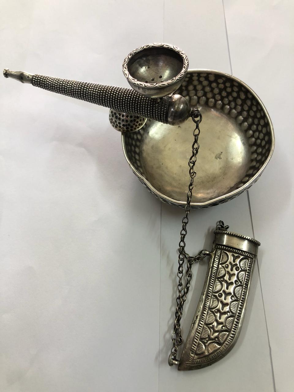 1950s Antique Omani Smoking Set Pipe Ashtray Cylinder Container Oman 925 Silver طقم تدخين عماني قديم بايب او مدواخ و علبة تخزين دخان و حاملة او مكتة