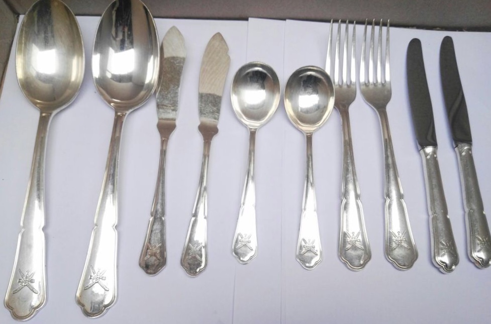 Oman Al Bustan Royal Set of 10 Knifes Forks Spoons Coat of Arms Sultan Qaboos