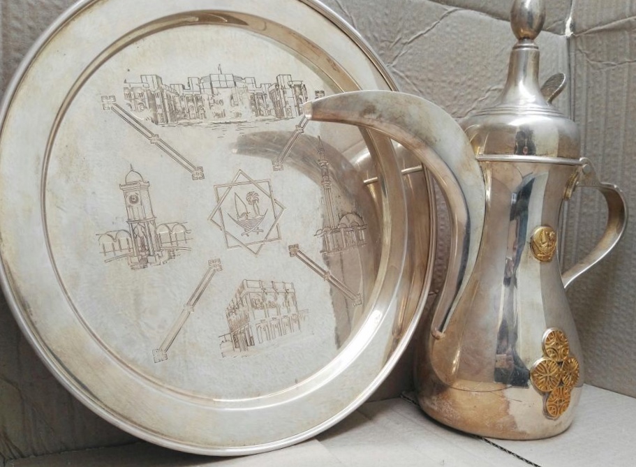 Vintage Qatar Doha Silver Coffee Pot & Tray Dallah Engraved Emir Khalifa 1832 grams 