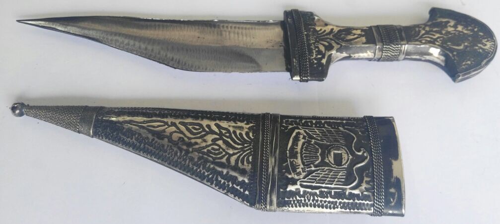 Vintage Arab Emirates Dubai Dagger Jambiya Khanjar Bedwan Engraved Islamic Knife