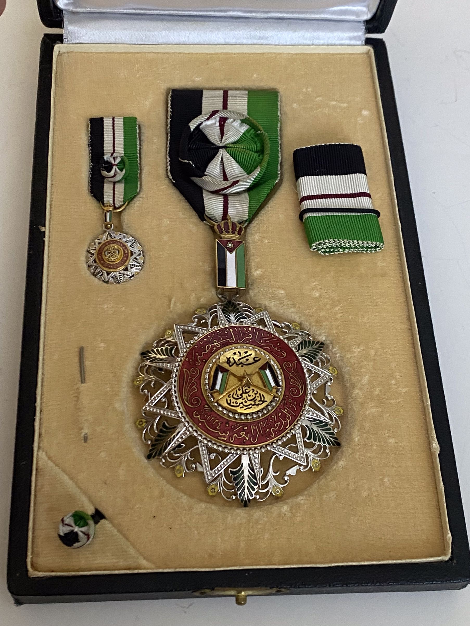 1917 Kingdom of Jordan the Supreme Order of Renaissance 4th Class Medal Badge   Sheriff Hussein bin Ali