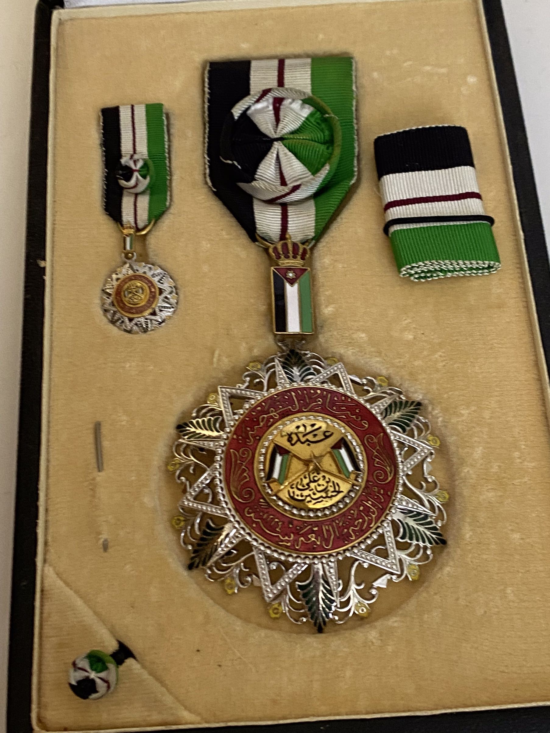 1917 Kingdom of Jordan the Supreme Order of Renaissance 4th Class Medal Badge   Sheriff Hussein bin Ali