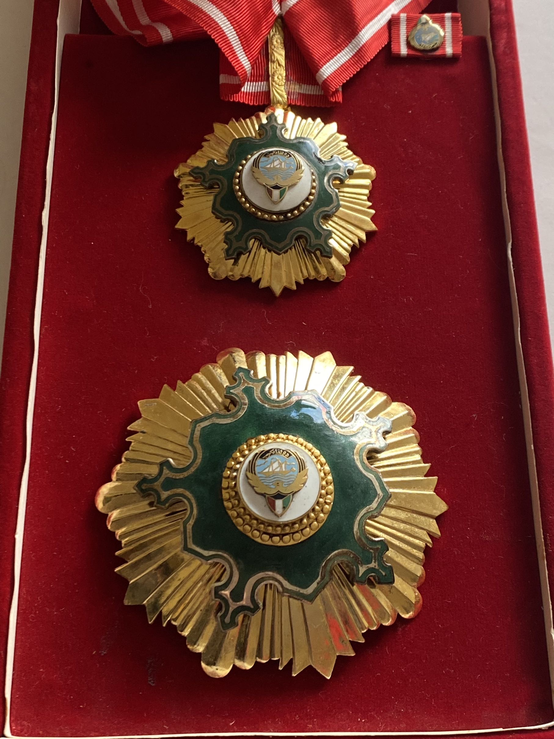1974 Kuwait Order of Al Kuwait 1st Class Complete Set Order Badge Nichan وسام الكويت درجة اولى ذو الرصيعة