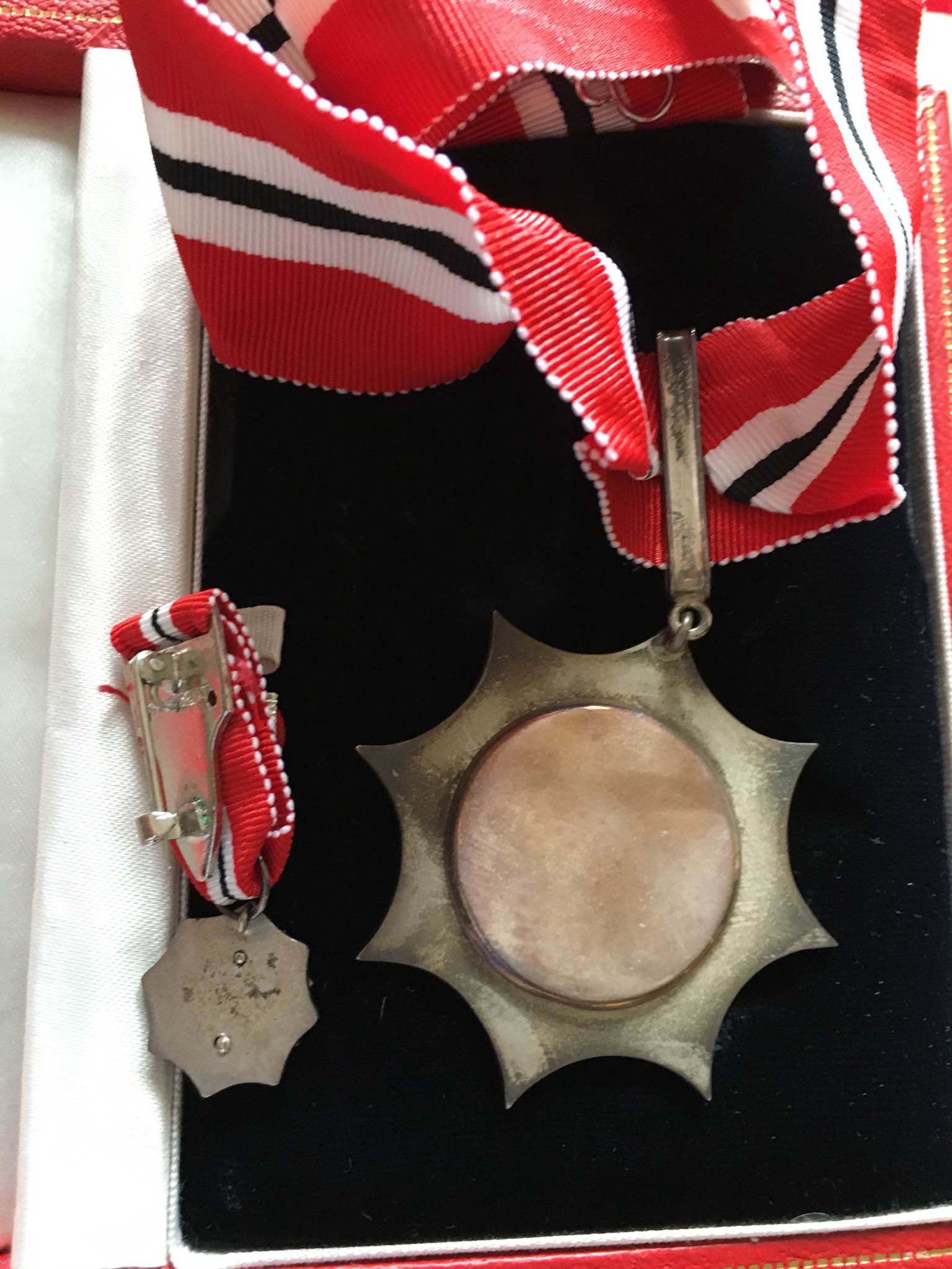 Bahrain Order of Bahrain Emir Issa Bin Salman Neck Badge Medal 3rd Class Pearls وسام البحرين درجة ثالثة الشيخ عيسى بن سلمان الخليفة 