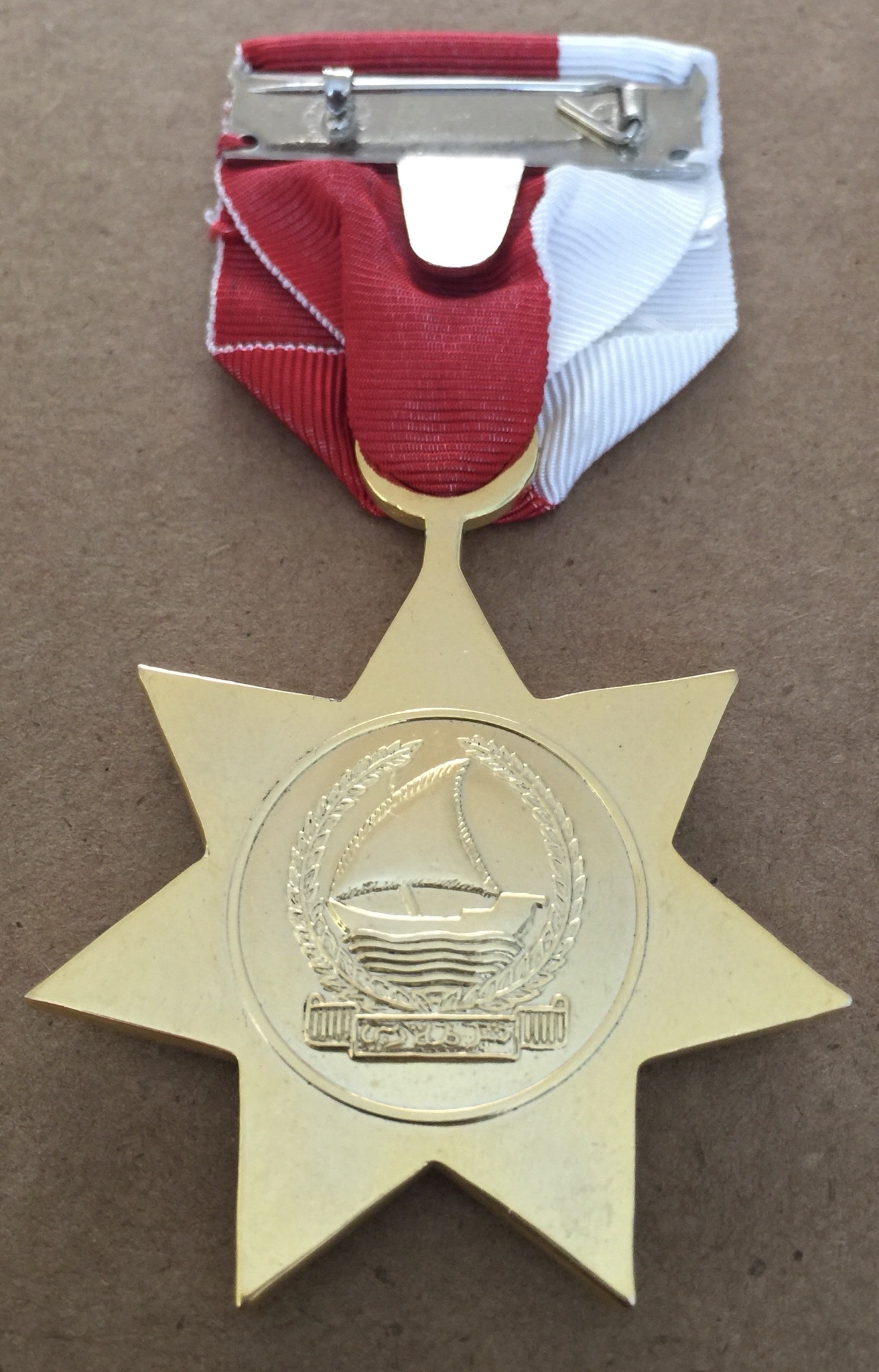 United Arab Emirates UAE Dubai Police Medal for LOYAL FAITHFUL DISTINGUISHED SERVICE الامارات العربية المتحدة شرطة دبي وسام الخدمة المخلصة 
