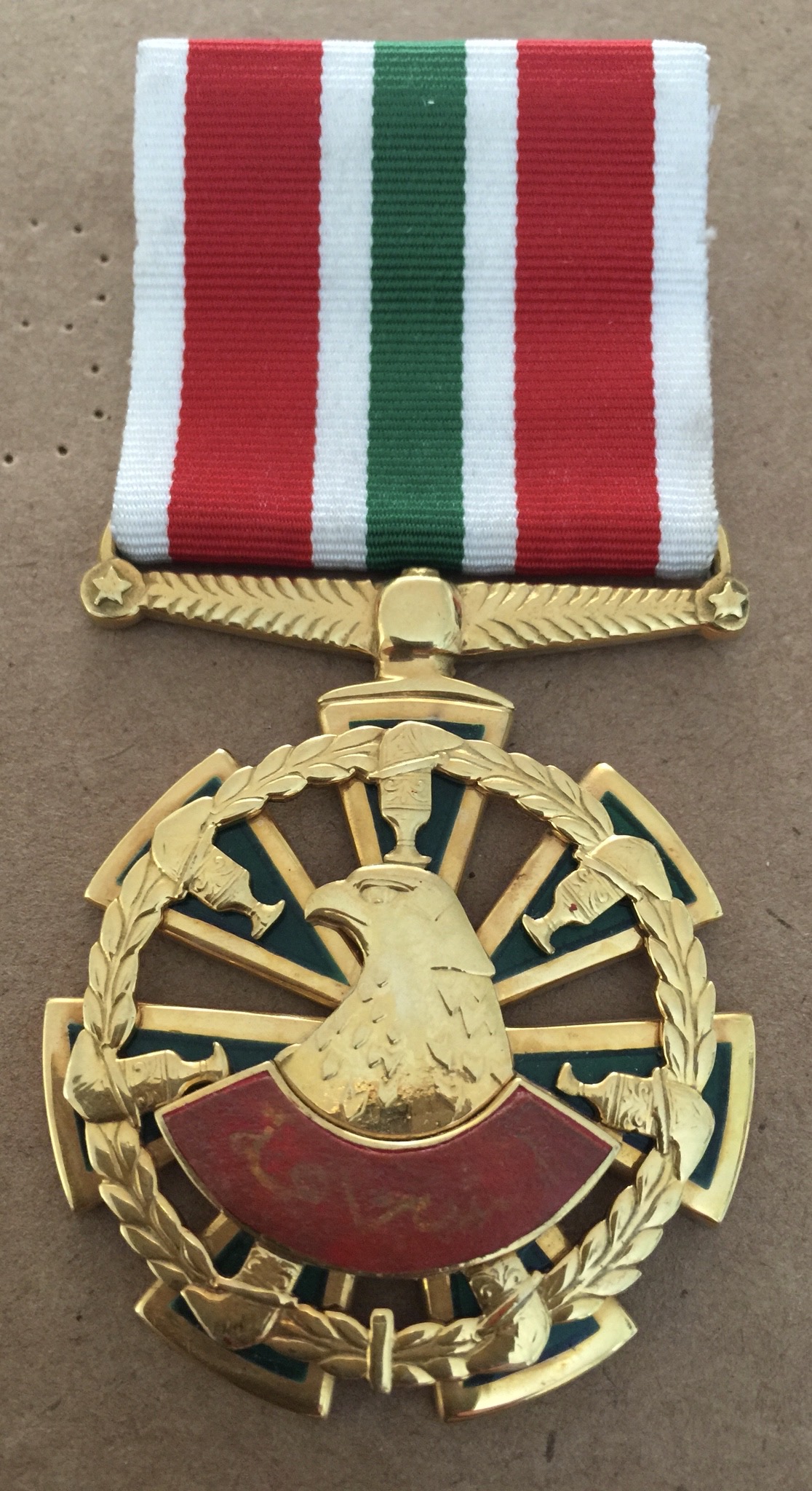 United Arab Emirates UAE Order of Bravery MEDAL FOR GALLANTRY AND DISTINGUISHED CONDUCT UNION DEFENCE FORCE الامارات العربية المتحدة وسام الشجاعة